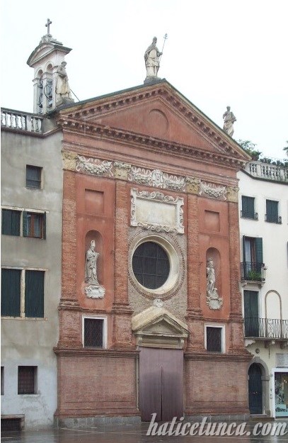 Church in Signori Square
