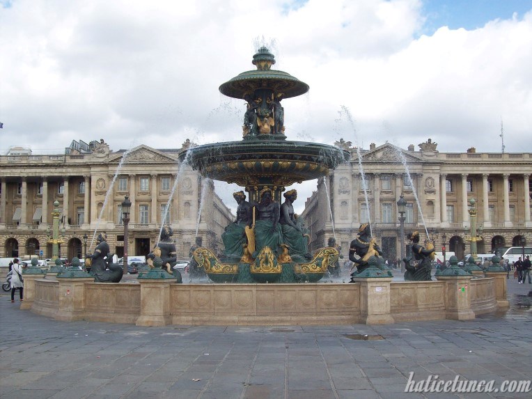 Fountain of the Rivers - Concorde Square