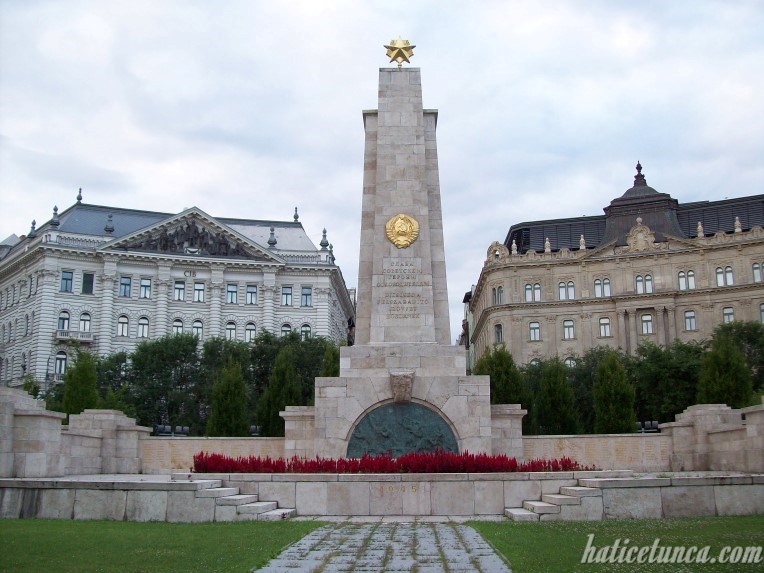 Monument in Freedom Square