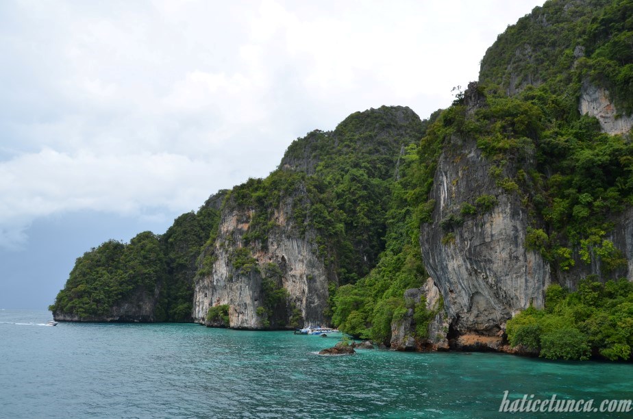 On the way of Phi Phi Islands