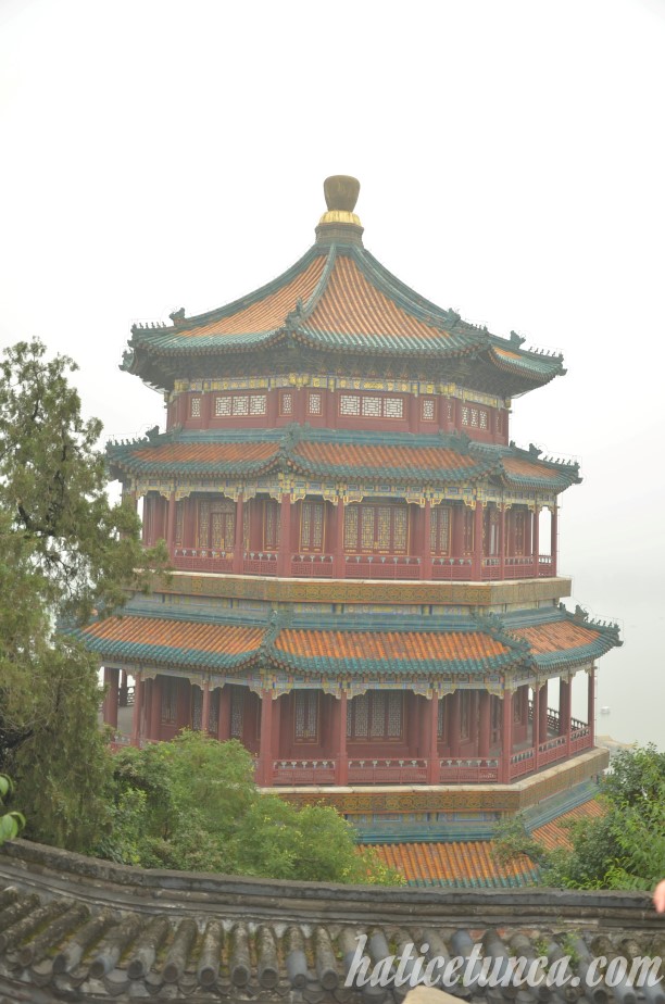 Budist Tütsü Kulesi