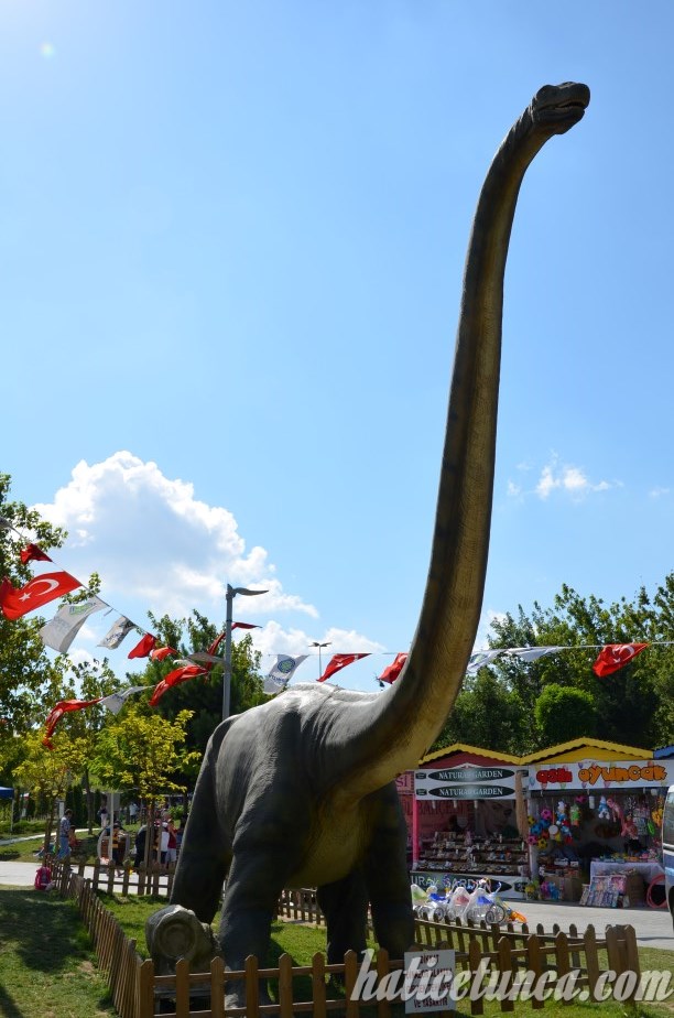 Dinozor heykeli