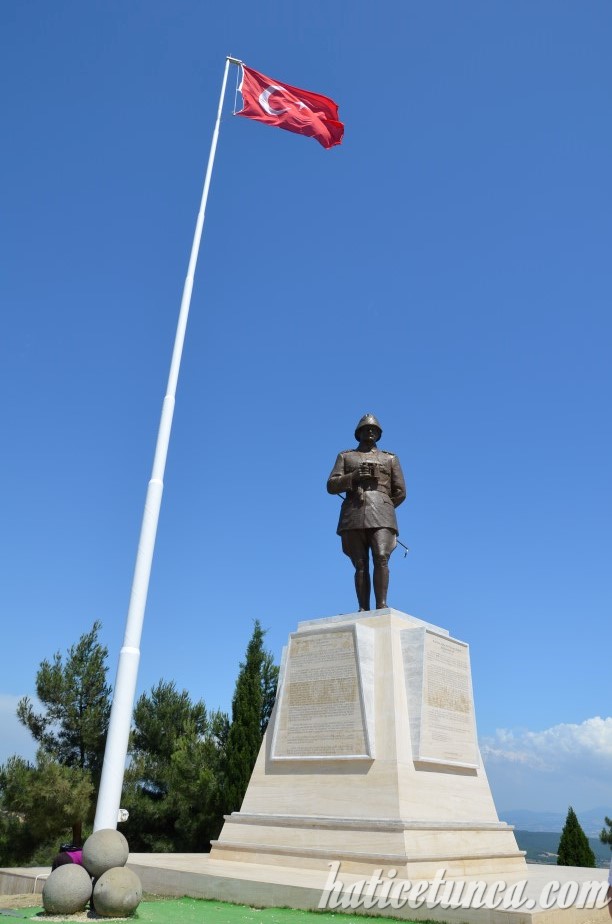 Conkbayırı Atatürk Anıtı