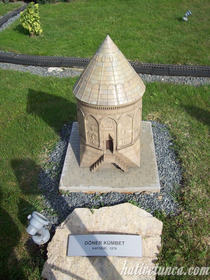 Döner Kümbet-Kayseri,1276