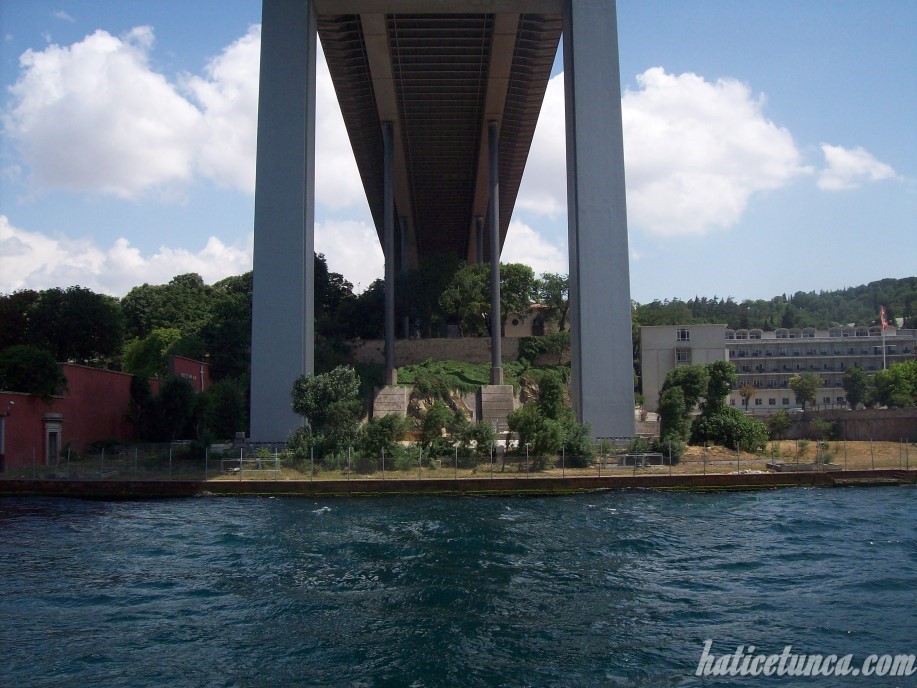 Alttan Boğaziçi Köprüsü