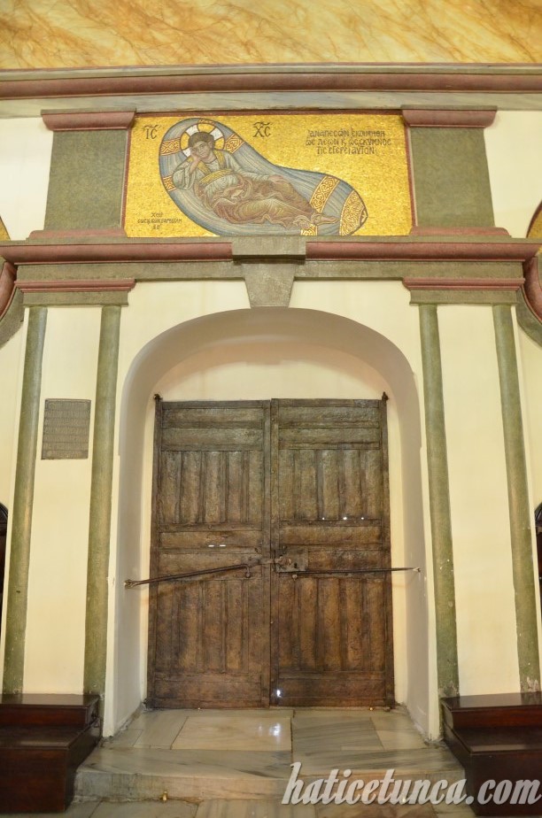 Kapı ve mozaik ikon