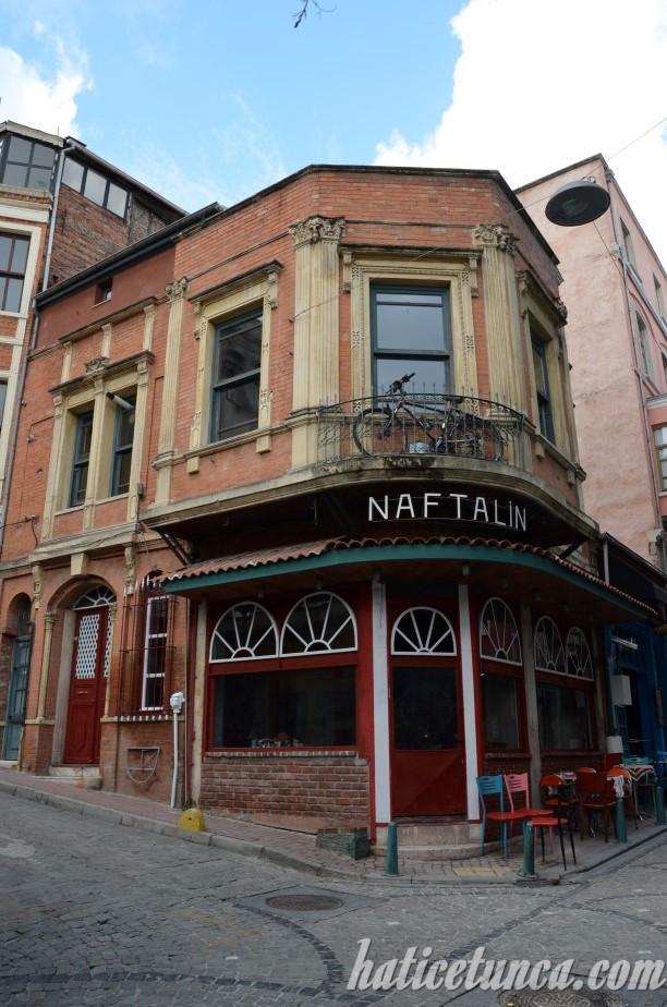 Cafe Naftalin